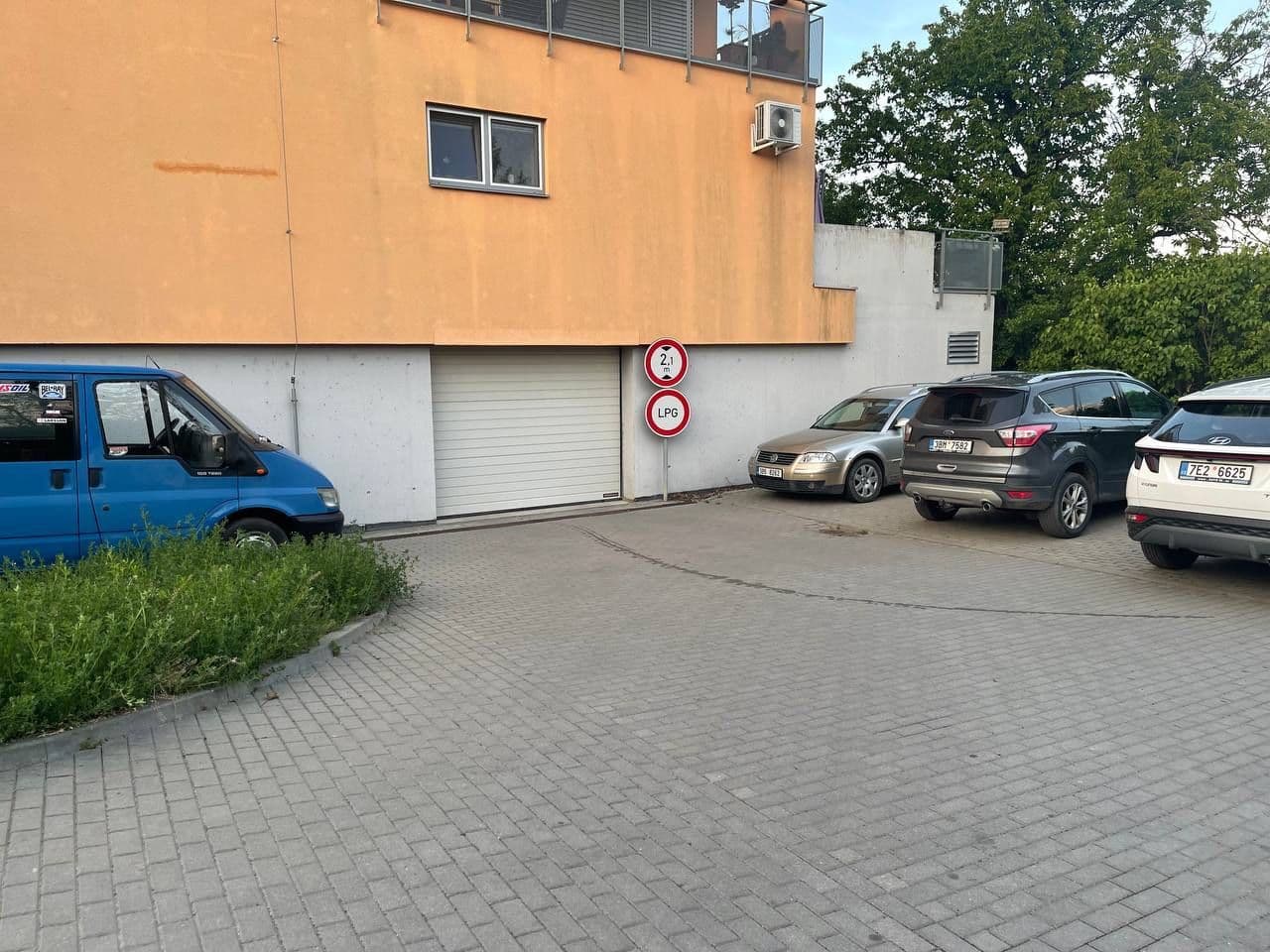 Prenájom garáže 12 m², Fantova, Brno, Jihomoravský kraj Prenájom garáže 12 m², Fantova, Brno, Jihomoravský kraj