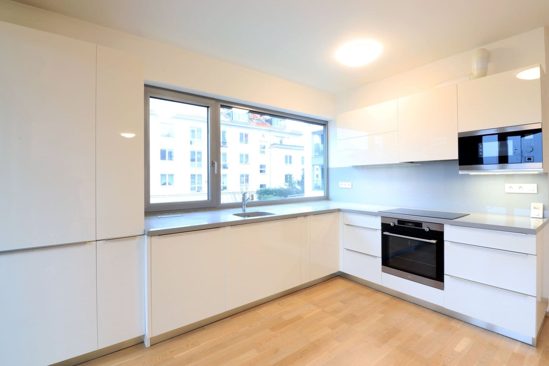 Prenájom bytu 3-izbový 103 m², Na hřebenech I, Praha, Praha Prenájom bytu 3-izbový 103 m², Na hřebenech I, Praha, Praha