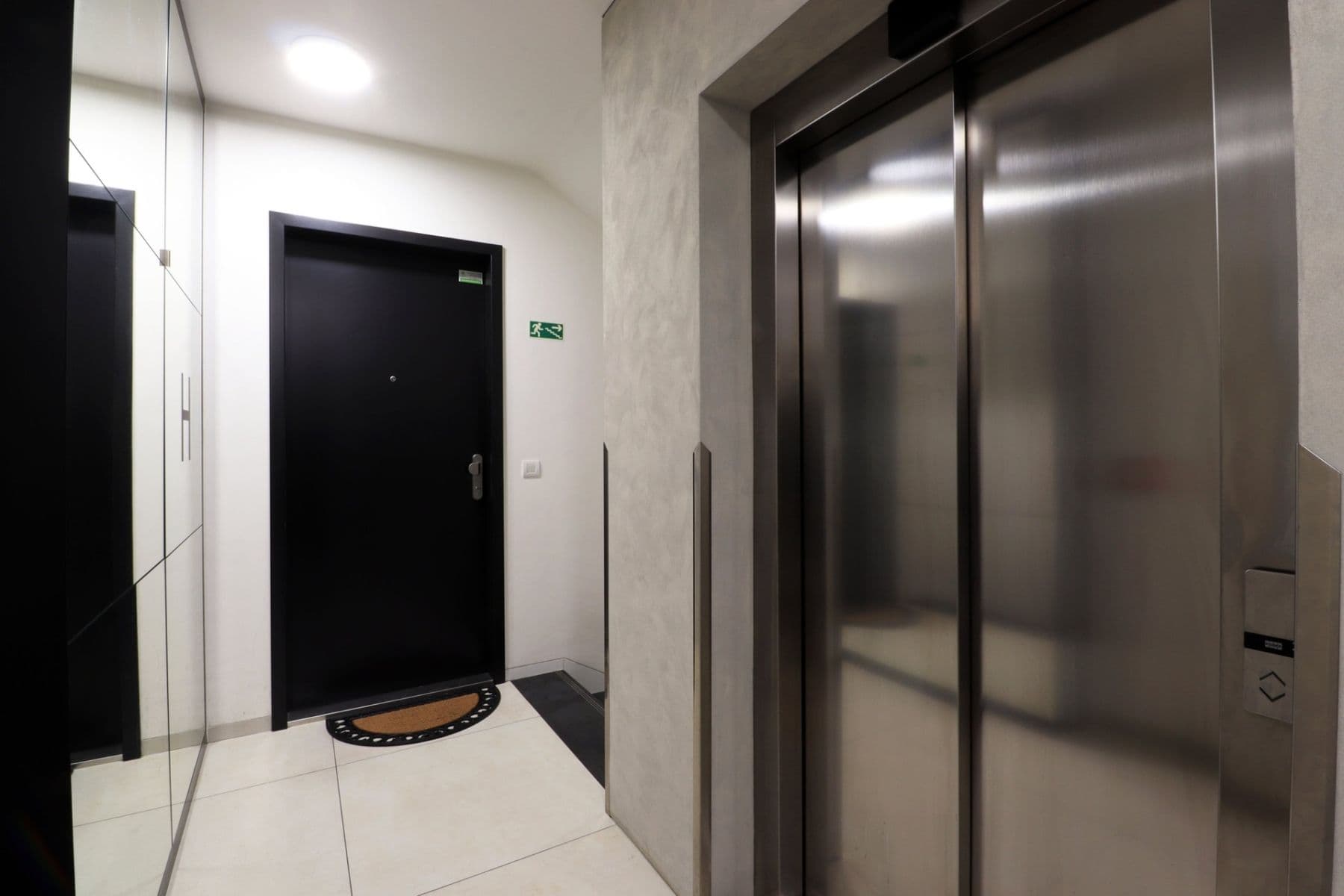 Prenájom bytu 3-izbový 103 m², Na hřebenech I, Praha, Praha Prenájom bytu 3-izbový 103 m², Na hřebenech I, Praha, Praha
