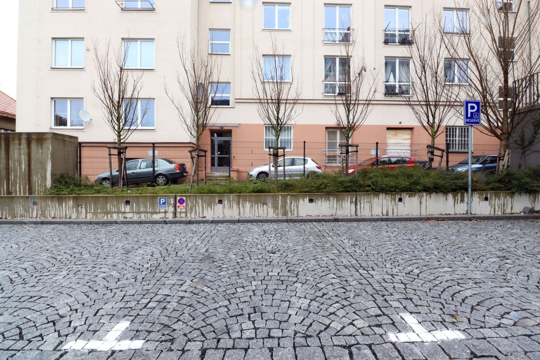 Prenájom bytu 3-izbový 103 m², Na hřebenech I, Praha, Praha Prenájom bytu 3-izbový 103 m², Na hřebenech I, Praha, Praha