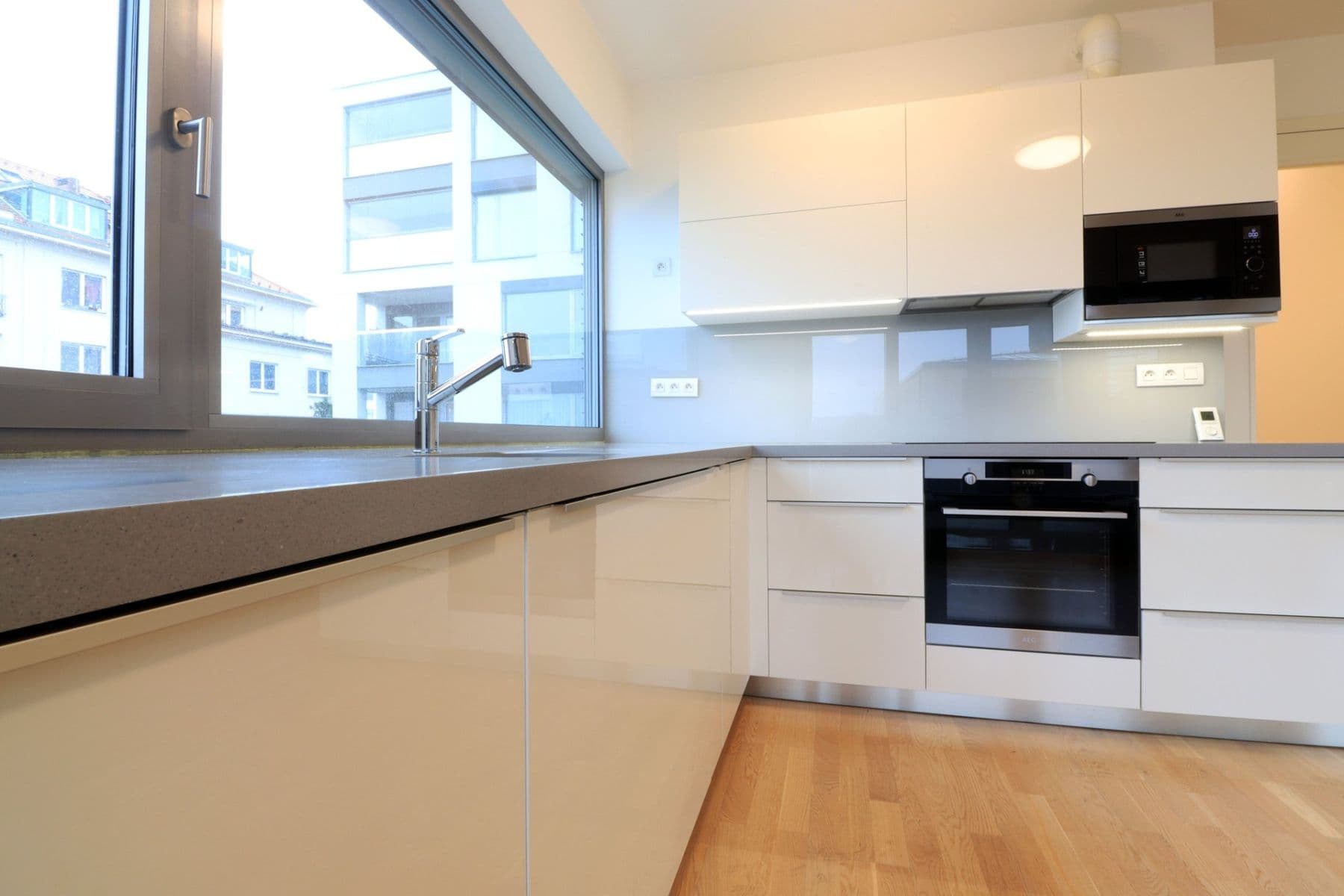Prenájom bytu 3-izbový 103 m², Na hřebenech I, Praha, Praha Prenájom bytu 3-izbový 103 m², Na hřebenech I, Praha, Praha