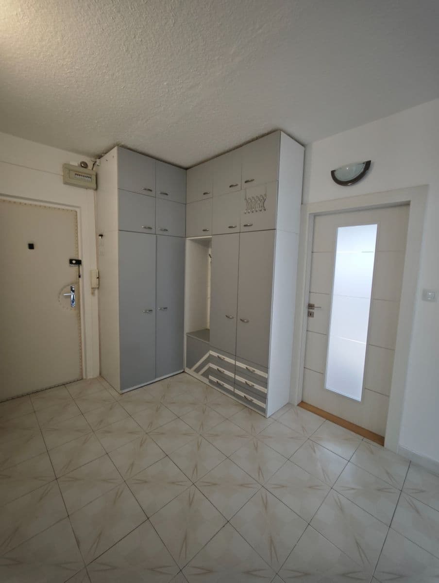 Prenájom bytu 3-izbový 73 m², Obránců míru, Třebíč, Kraj Vysočina Prenájom bytu 3-izbový 73 m², Obránců míru, Třebíč, Kraj Vysočina