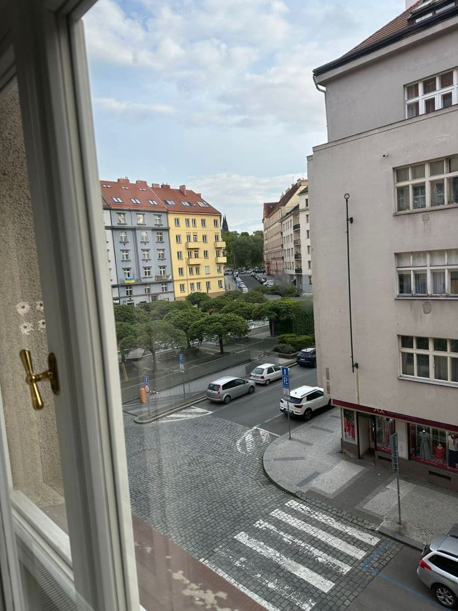 Prenájom bytu 3-izbový 77 m², Kafkova, Praha, Praha Prenájom bytu 3-izbový 77 m², Kafkova, Praha, Praha