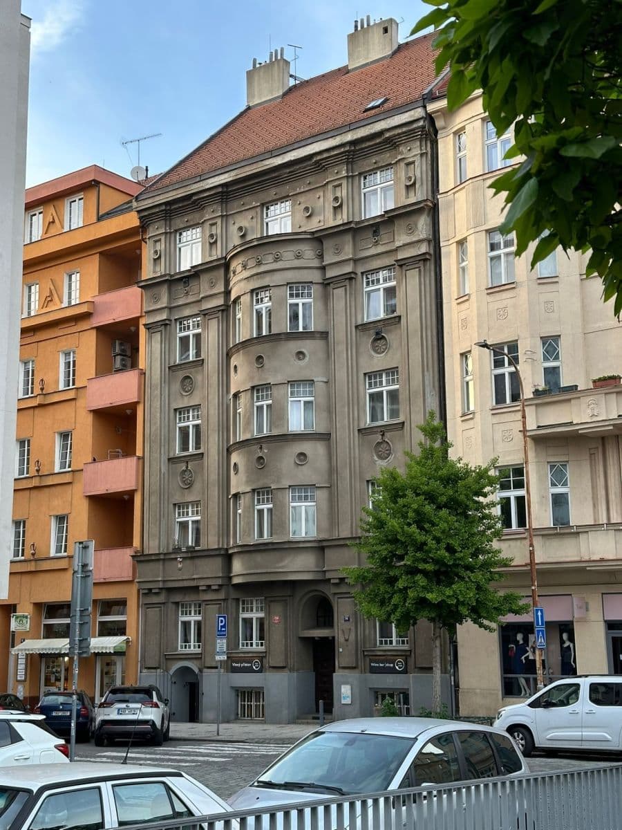 Prenájom bytu 3-izbový 77 m², Kafkova, Praha, Praha Prenájom bytu 3-izbový 77 m², Kafkova, Praha, Praha