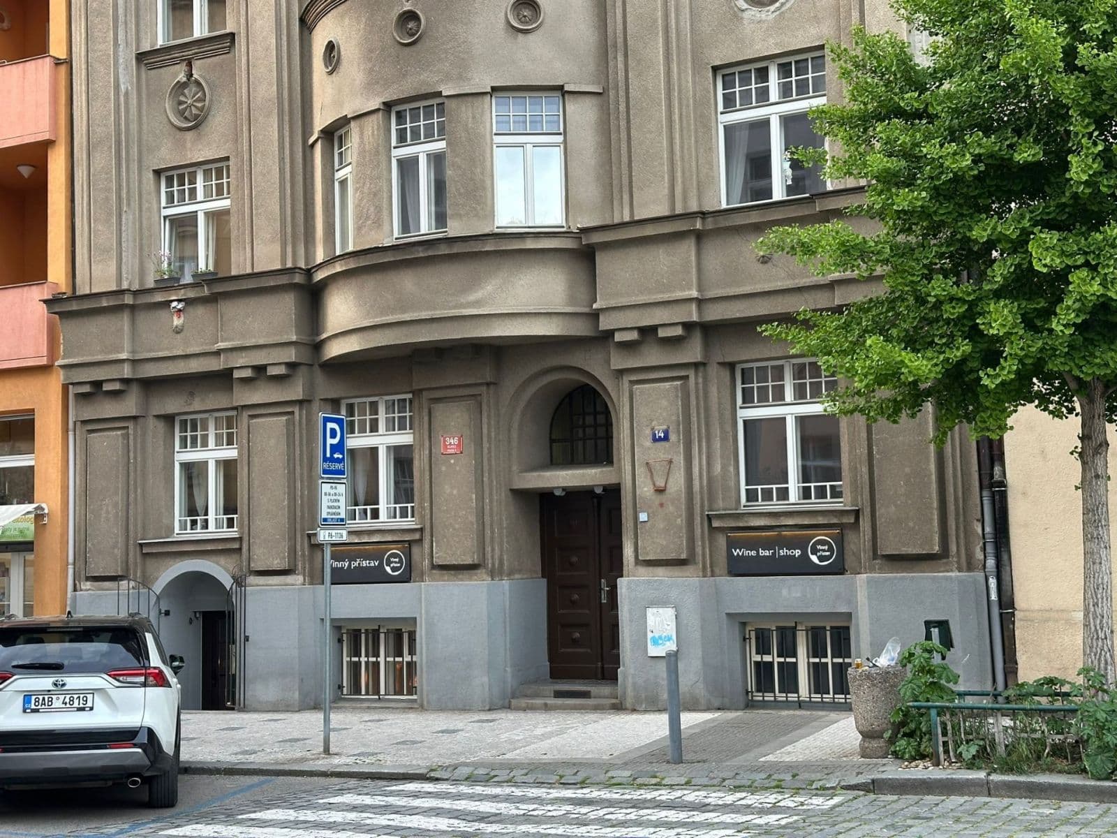 Prenájom bytu 3-izbový 77 m², Kafkova, Praha, Praha Prenájom bytu 3-izbový 77 m², Kafkova, Praha, Praha