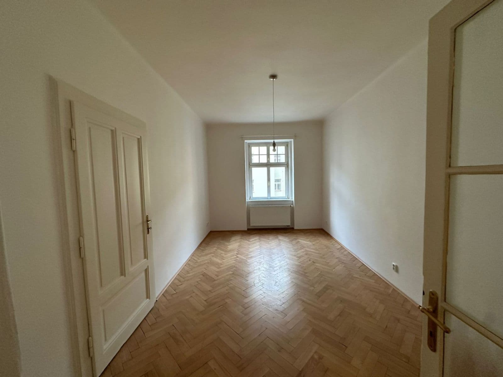 Prenájom bytu 3-izbový 77 m², Kafkova, Praha, Praha Prenájom bytu 3-izbový 77 m², Kafkova, Praha, Praha