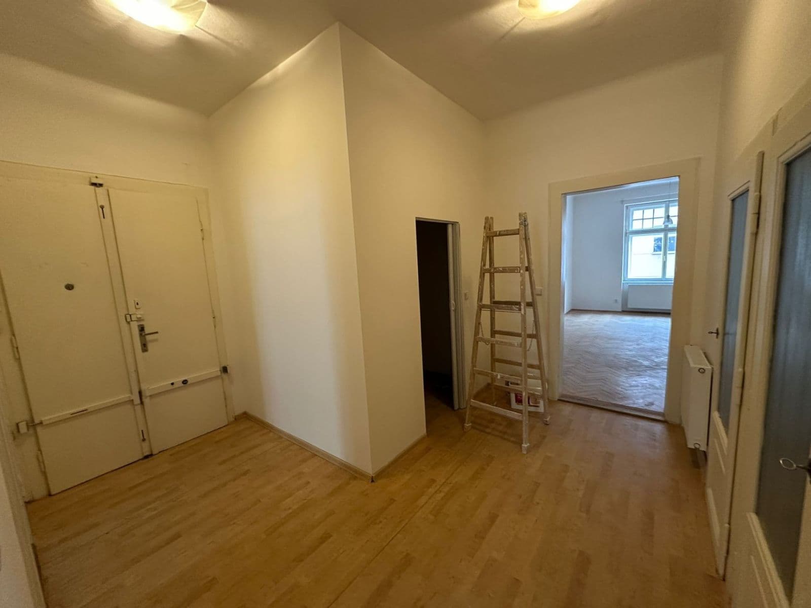 Prenájom bytu 3-izbový 77 m², Kafkova, Praha, Praha Prenájom bytu 3-izbový 77 m², Kafkova, Praha, Praha