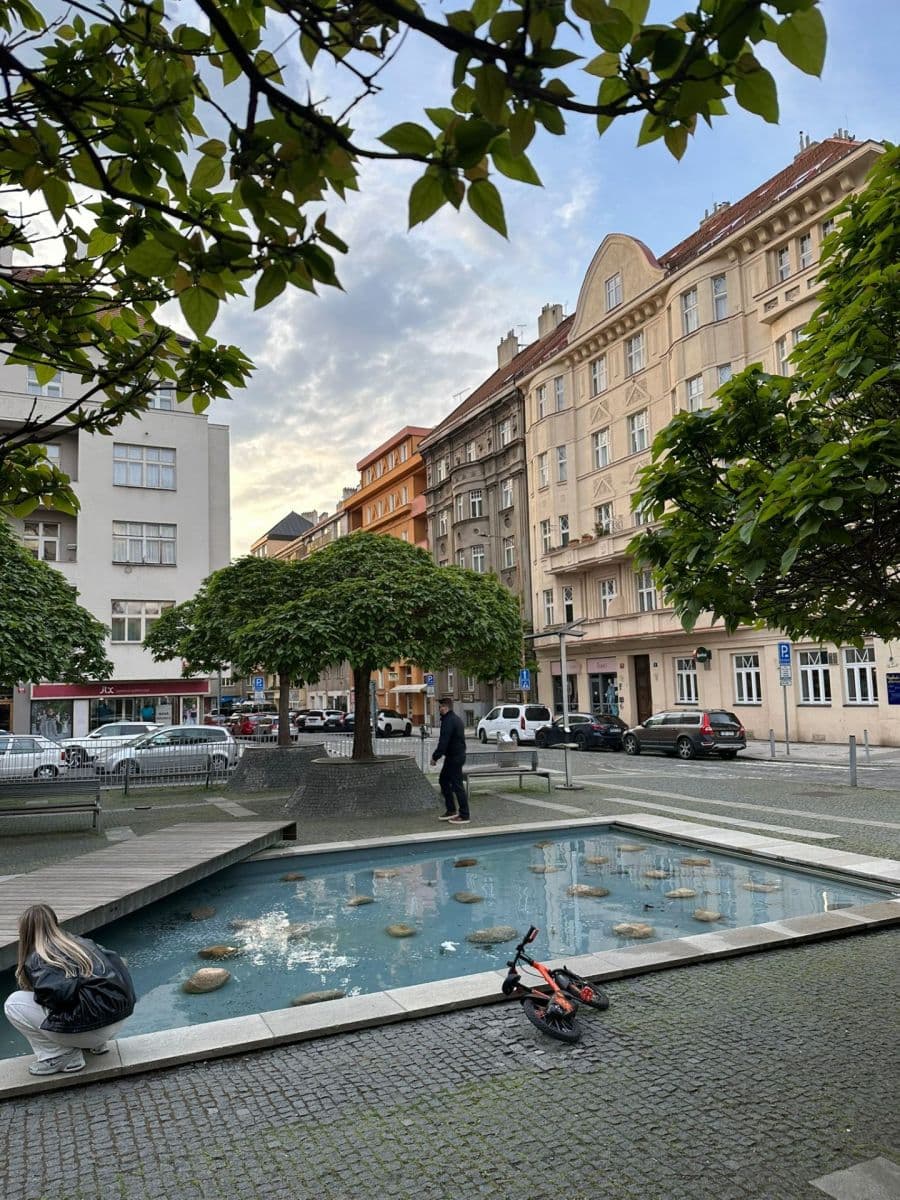Prenájom bytu 3-izbový 77 m², Kafkova, Praha, Praha Prenájom bytu 3-izbový 77 m², Kafkova, Praha, Praha