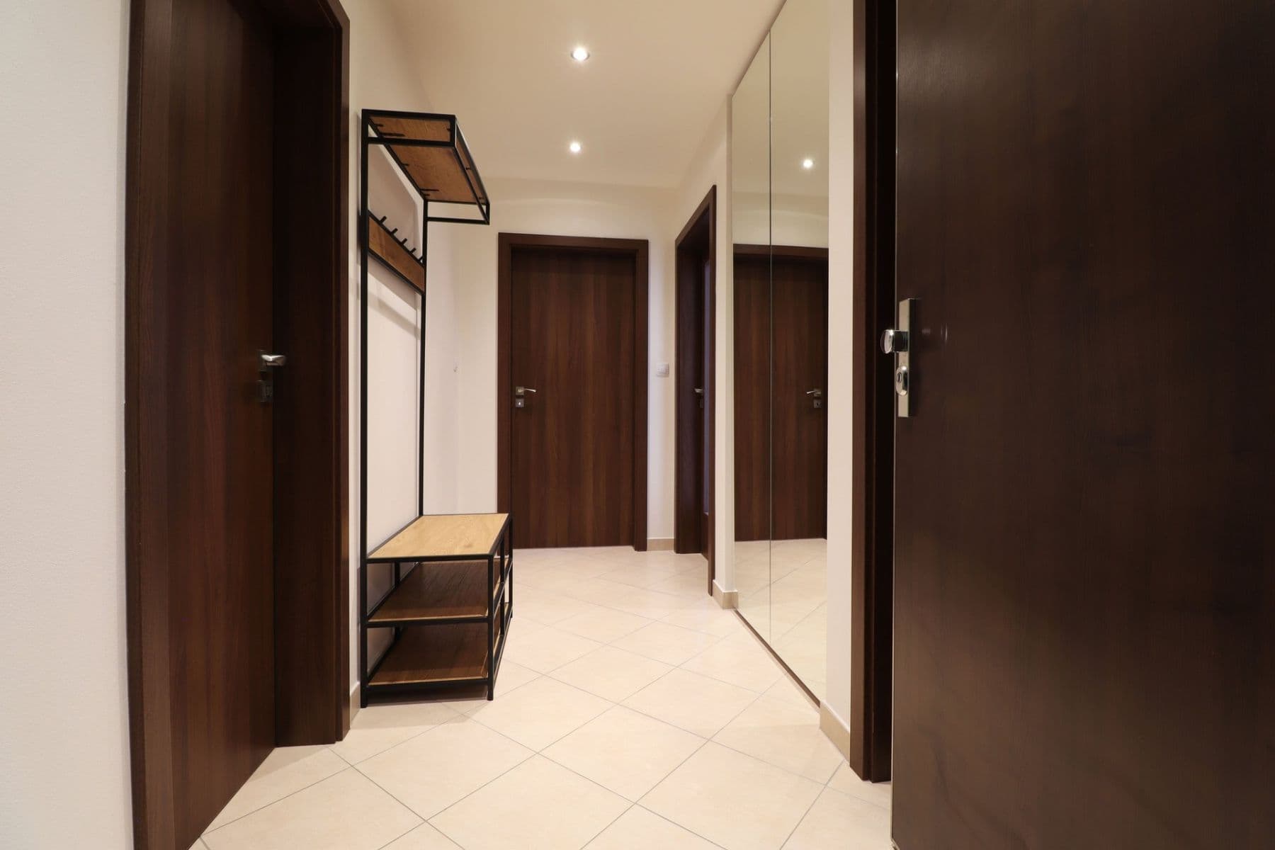 Prenájom bytu 2-izbový 61 m², Hlučkova, Praha, Praha Prenájom bytu 2-izbový 61 m², Hlučkova, Praha, Praha