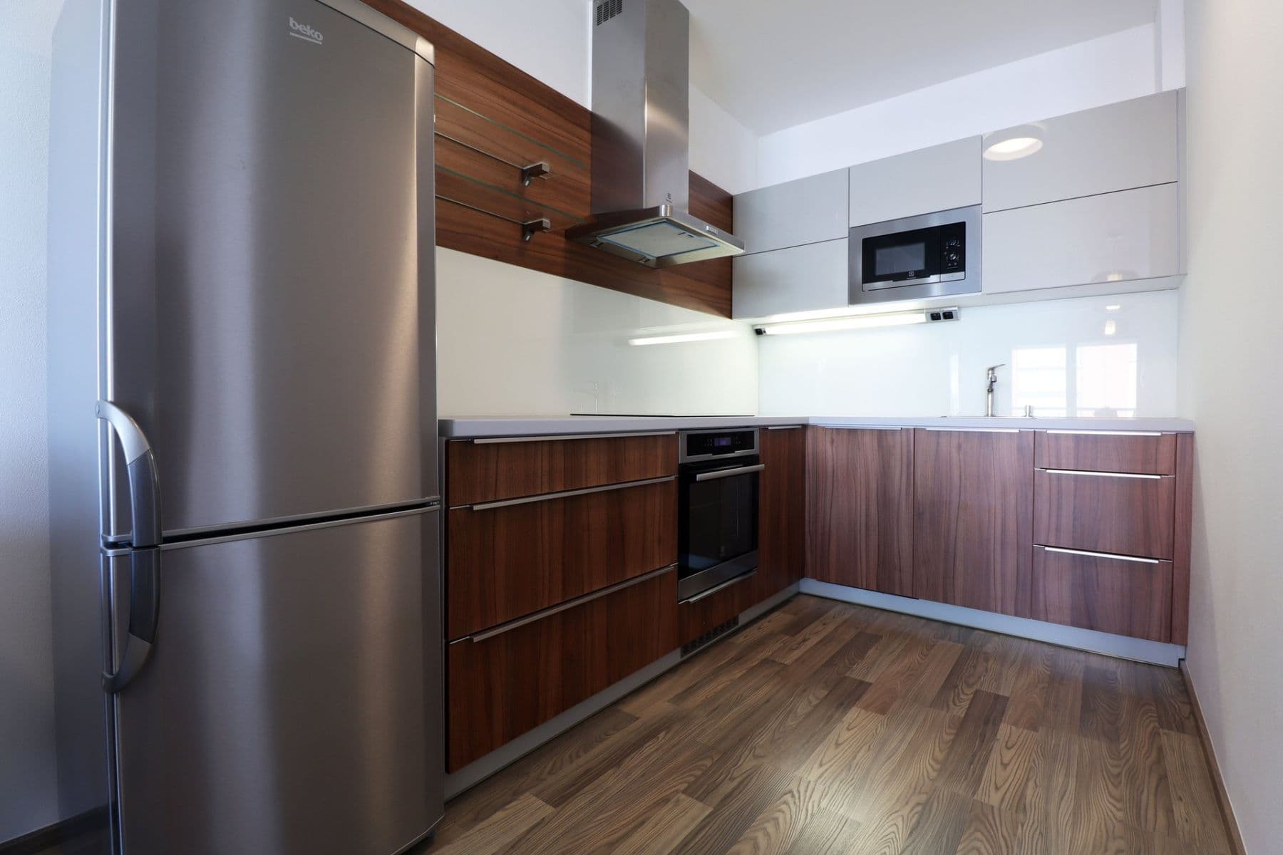 Prenájom bytu 2-izbový 61 m², Hlučkova, Praha, Praha Prenájom bytu 2-izbový 61 m², Hlučkova, Praha, Praha