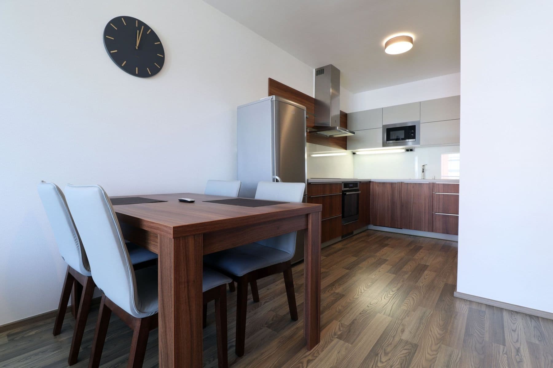 Prenájom bytu 2-izbový 61 m², Hlučkova, Praha, Praha Prenájom bytu 2-izbový 61 m², Hlučkova, Praha, Praha