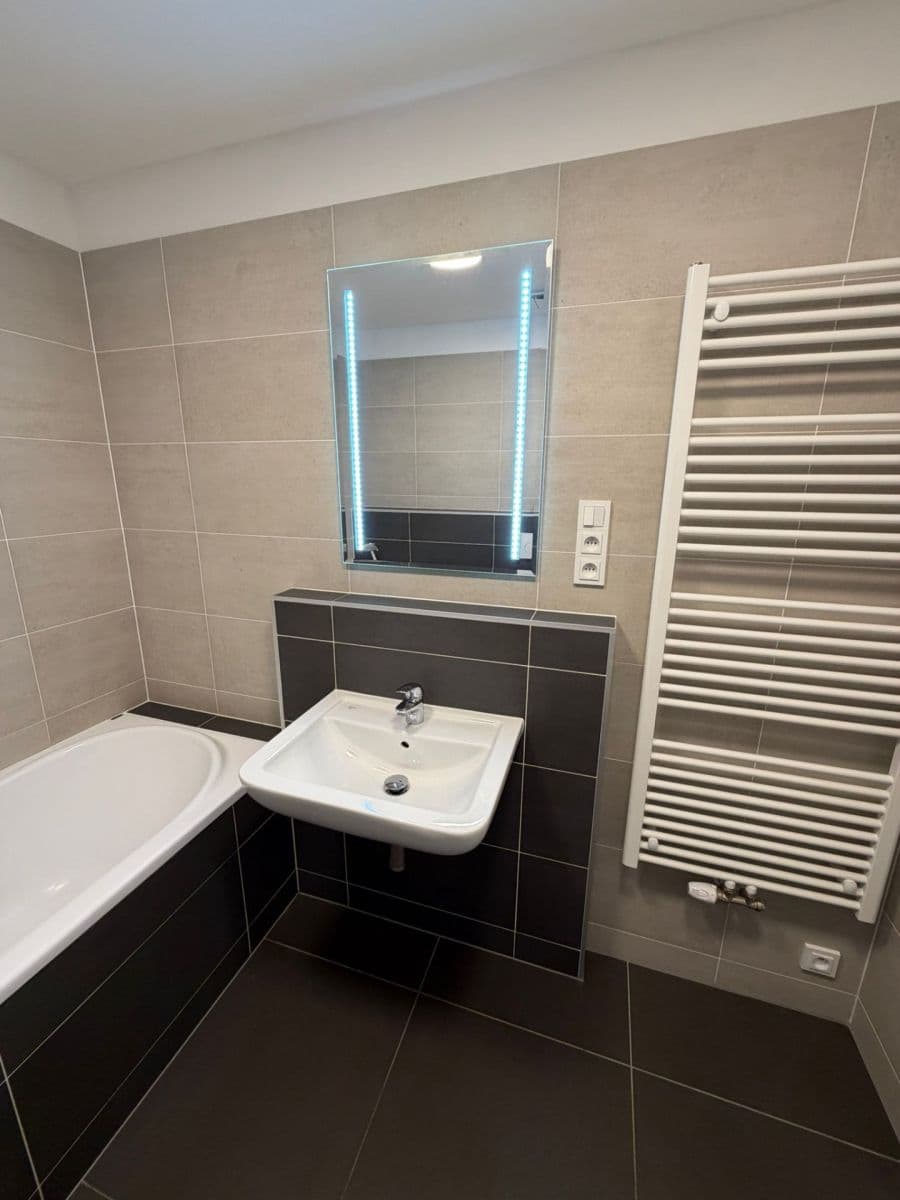 Predaj bytu 2-izbový 42 m², Za černým mostem, Praha, Praha Predaj bytu 2-izbový 42 m², Za černým mostem, Praha, Praha