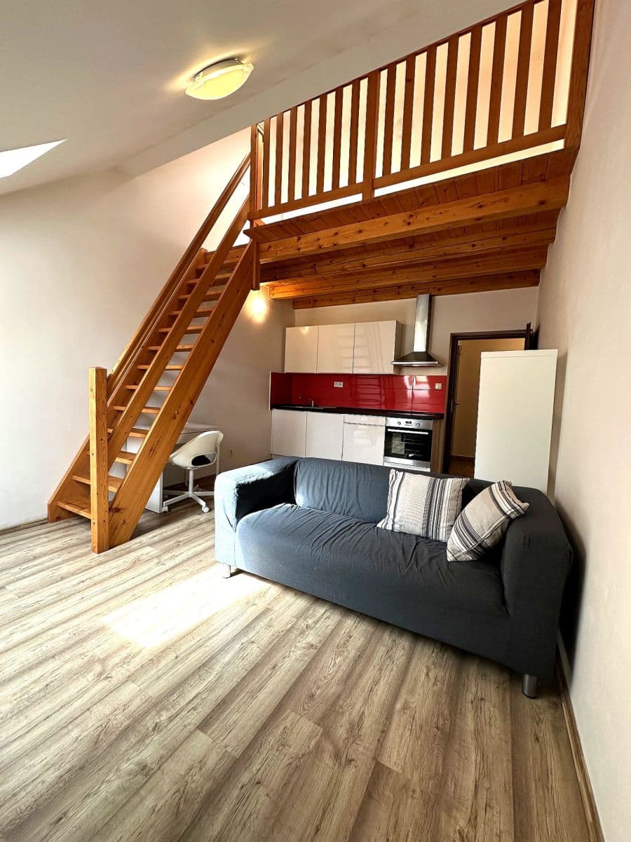 Prenájom bytu 1-izbový 35 m², Čestmírova, Praha, Praha Prenájom bytu 1-izbový 35 m², Čestmírova, Praha, Praha