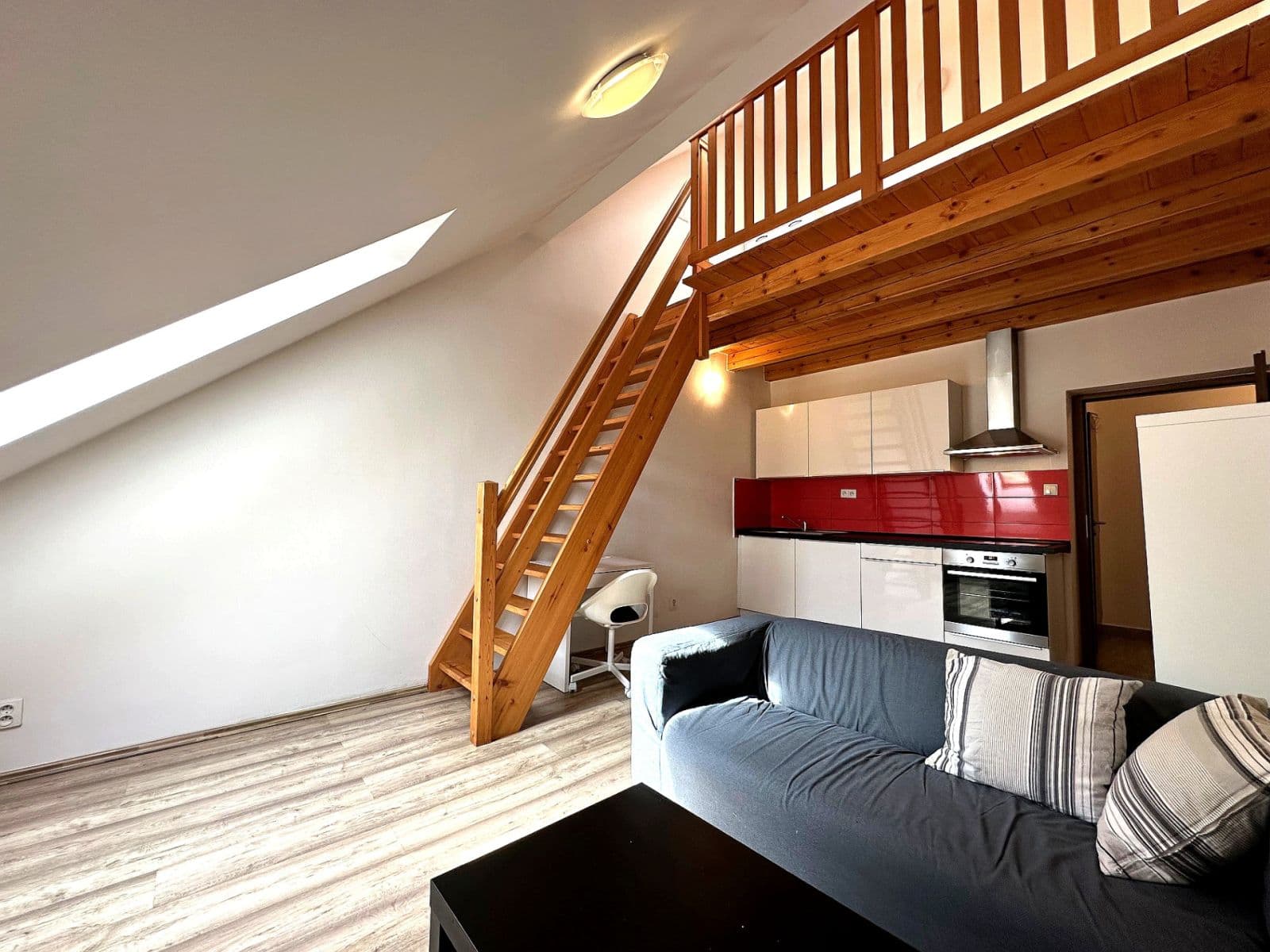 Prenájom bytu 1-izbový 35 m², Čestmírova, Praha, Praha Prenájom bytu 1-izbový 35 m², Čestmírova, Praha, Praha