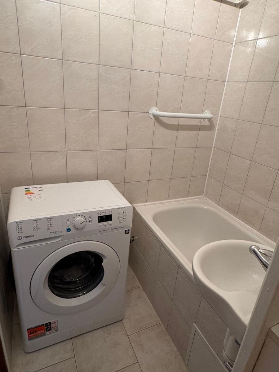 Prenájom bytu 1-izbový 27 m², Severní, Hradec Králové, Královéhradecký kraj Prenájom bytu 1-izbový 27 m², Severní, Hradec Králové, Královéhradecký kraj