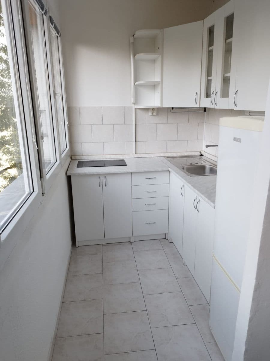 Prenájom bytu 1-izbový 27 m², Severní, Hradec Králové, Královéhradecký kraj Prenájom bytu 1-izbový 27 m², Severní, Hradec Králové, Královéhradecký kraj