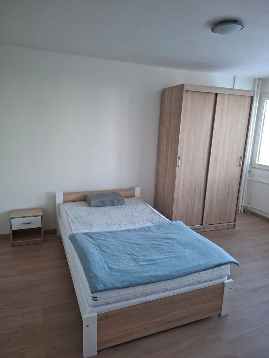 Prenájom bytu 1-izbový 27 m², Severní, Hradec Králové, Královéhradecký kraj Prenájom bytu 1-izbový 27 m², Severní, Hradec Králové, Královéhradecký kraj
