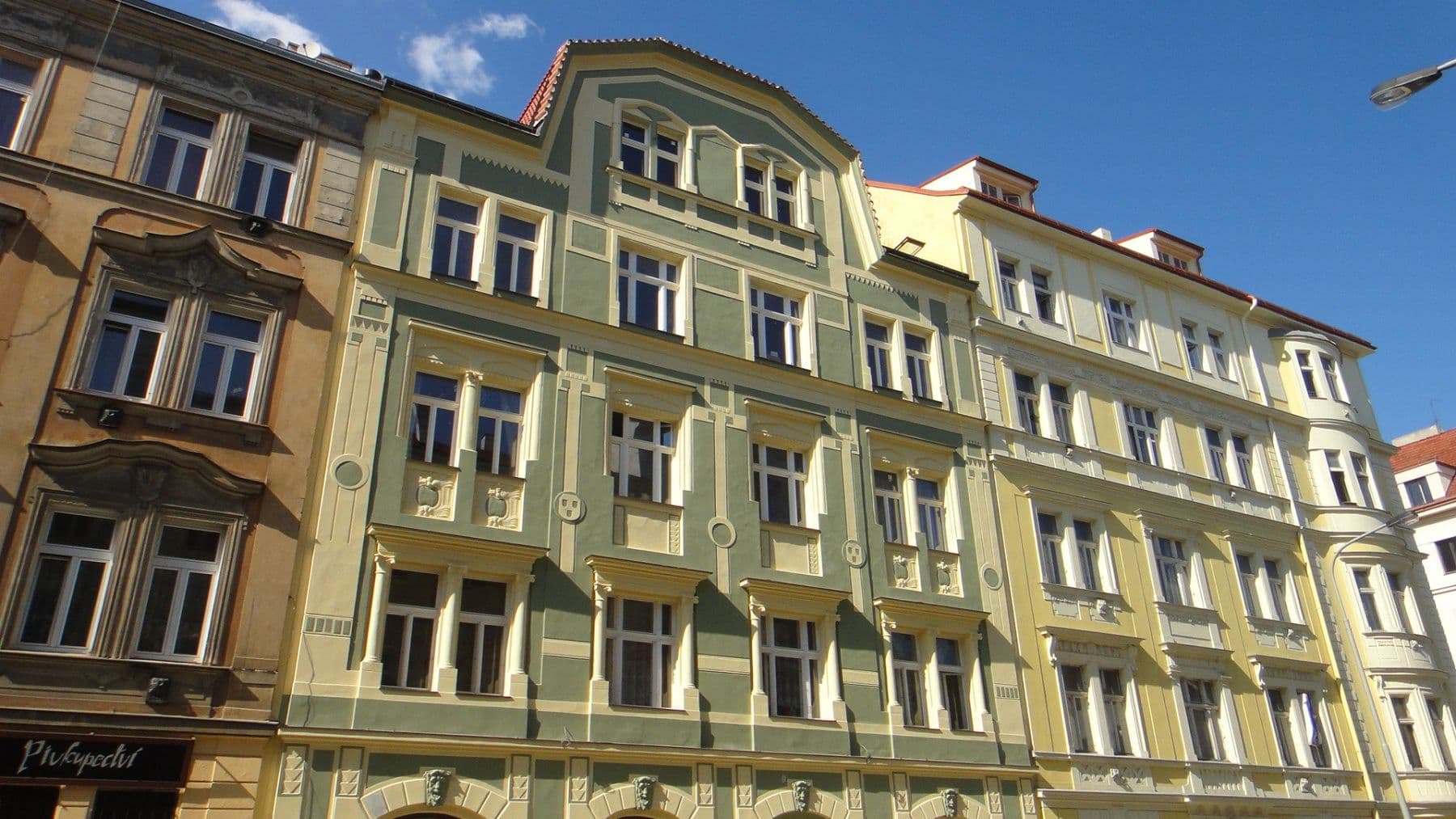 Prenájom bytu 3-izbový 100 m², Čestmírova, Praha, Praha Prenájom bytu 3-izbový 100 m², Čestmírova, Praha, Praha