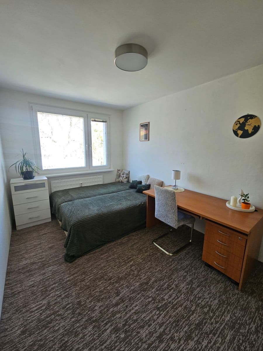 Prenájom bytu 3-izbový 80 m², Staré záhrady, Ružinov, Bratislavský kraj Prenájom bytu 3-izbový 80 m², Staré záhrady, Ružinov, Bratislavský kraj