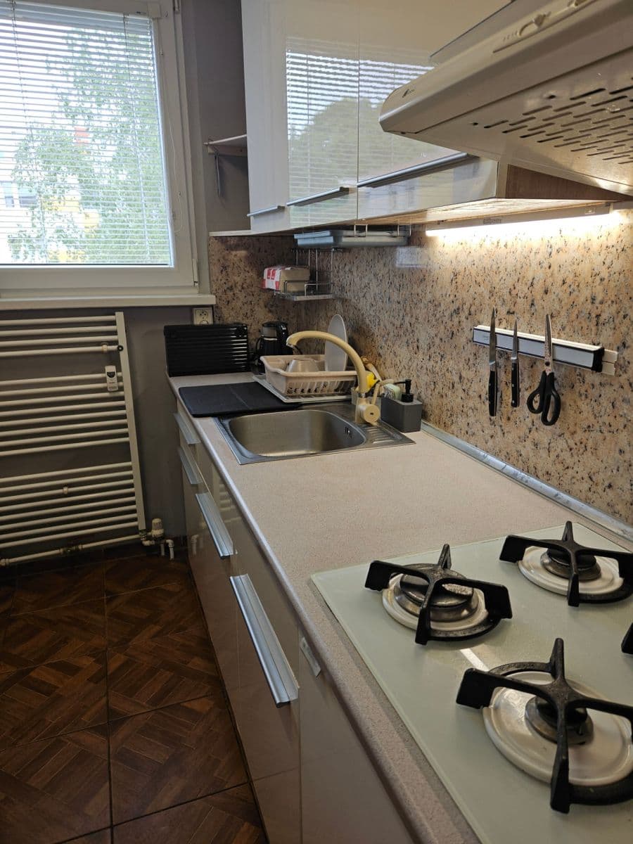 Prenájom bytu 3-izbový 80 m², Staré záhrady, Ružinov, Bratislavský kraj Prenájom bytu 3-izbový 80 m², Staré záhrady, Ružinov, Bratislavský kraj