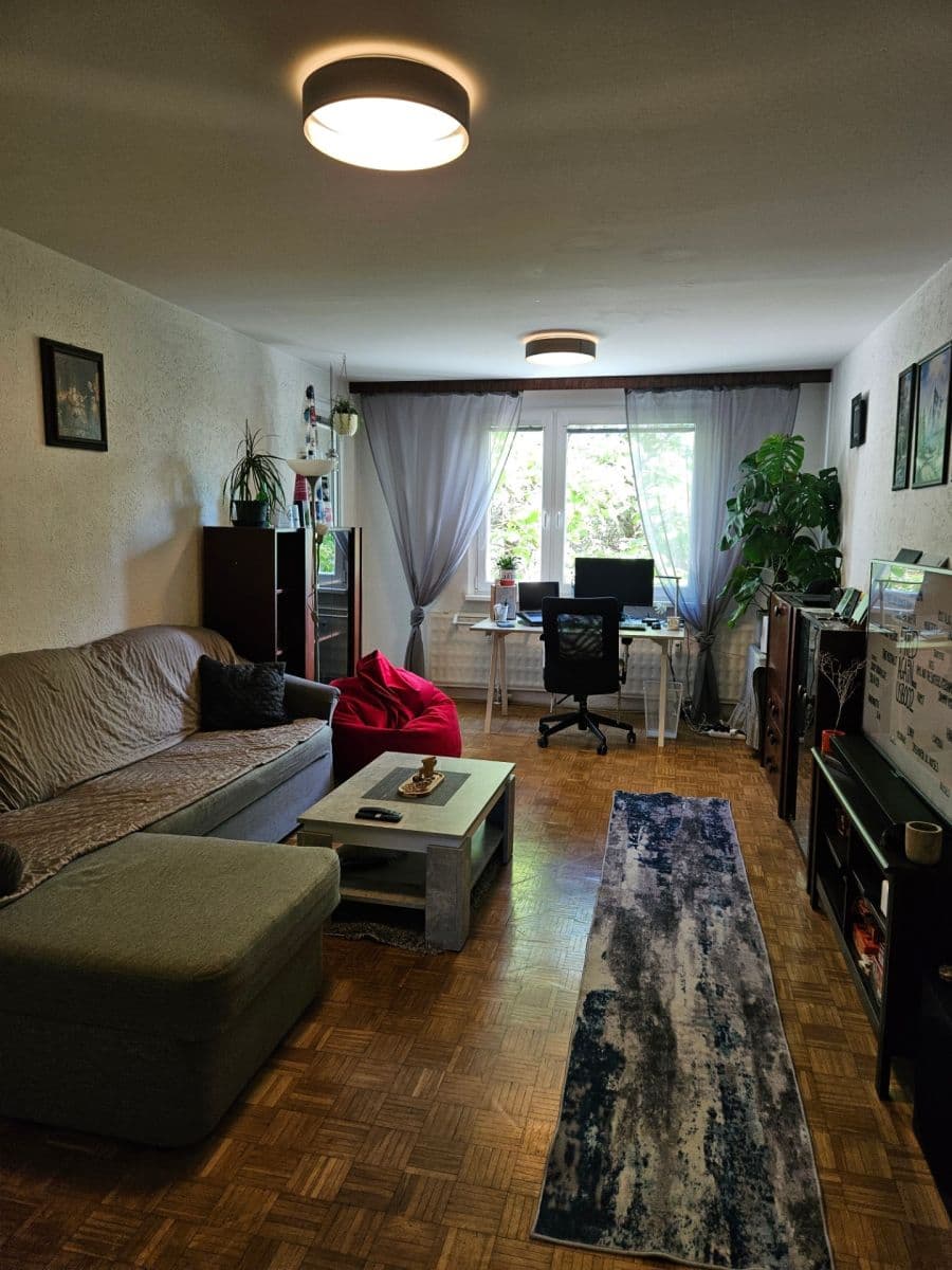 Prenájom bytu 3-izbový 80 m², Staré záhrady, Ružinov, Bratislavský kraj Prenájom bytu 3-izbový 80 m², Staré záhrady, Ružinov, Bratislavský kraj