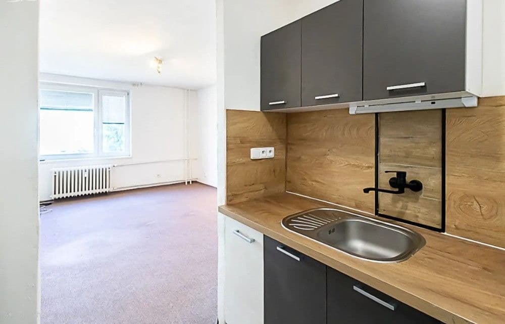 Prenájom bytu 2-izbový 41 m², Záveská, Praha, Praha Prenájom bytu 2-izbový 41 m², Záveská, Praha, Praha