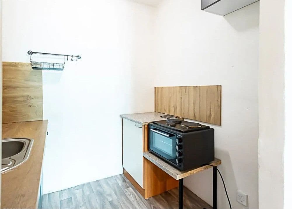 Prenájom bytu 2-izbový 41 m², Záveská, Praha, Praha Prenájom bytu 2-izbový 41 m², Záveská, Praha, Praha