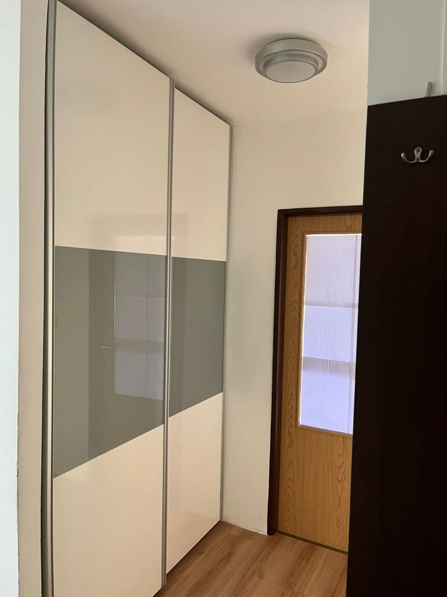 Prenájom bytu 4-izbový 76 m², Hlavní, Praha, Praha Prenájom bytu 4-izbový 76 m², Hlavní, Praha, Praha