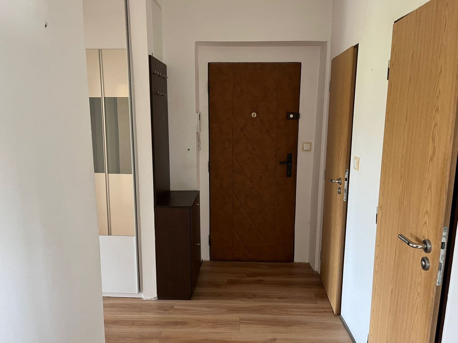 Prenájom bytu 4-izbový 76 m², Hlavní, Praha, Praha Prenájom bytu 4-izbový 76 m², Hlavní, Praha, Praha