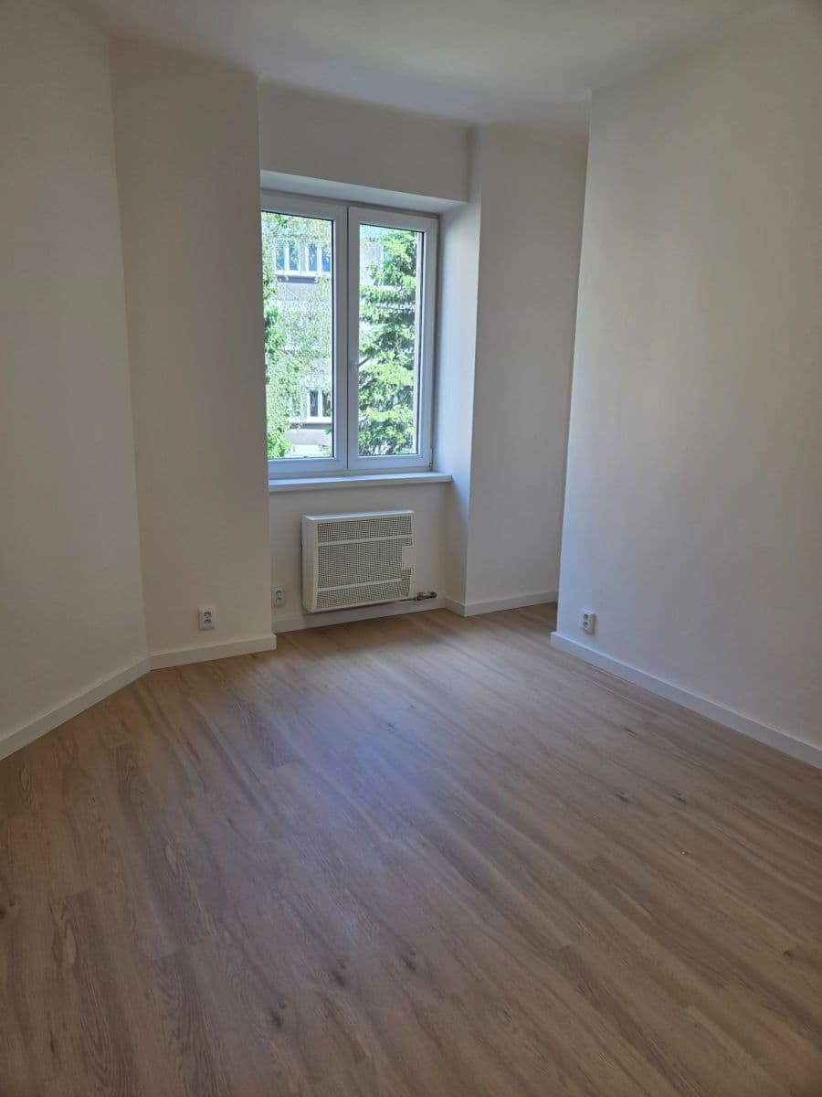 Prenájom bytu 1-izbový 24 m², Pivovarnická, Praha, Praha Prenájom bytu 1-izbový 24 m², Pivovarnická, Praha, Praha