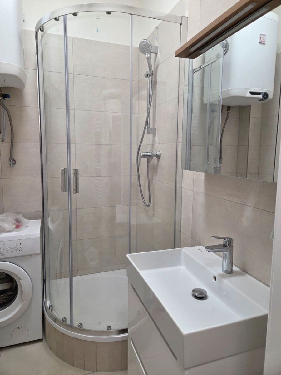 Prenájom bytu 1-izbový 24 m², Pivovarnická, Praha, Praha Prenájom bytu 1-izbový 24 m², Pivovarnická, Praha, Praha
