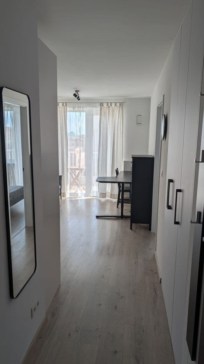 Prenájom bytu 2-izbový 33 m², Račianska, Nové Mesto, Bratislavský kraj Prenájom bytu 2-izbový 33 m², Račianska, Nové Mesto, Bratislavský kraj