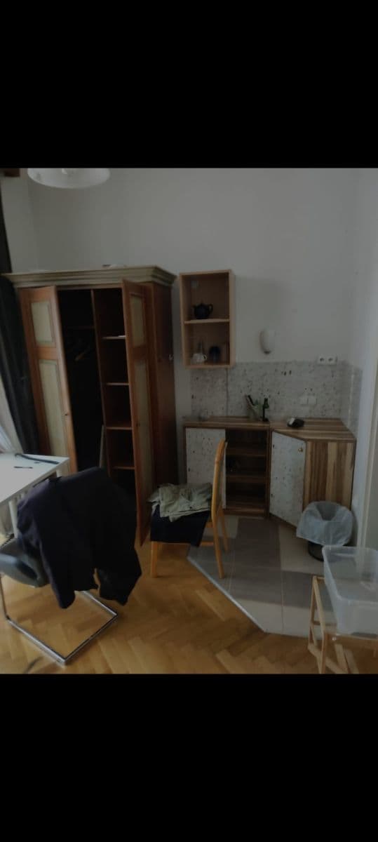 Prenájom bytu 1-izbový 14 m², Orebitská, Praha, Praha Prenájom bytu 1-izbový 14 m², Orebitská, Praha, Praha