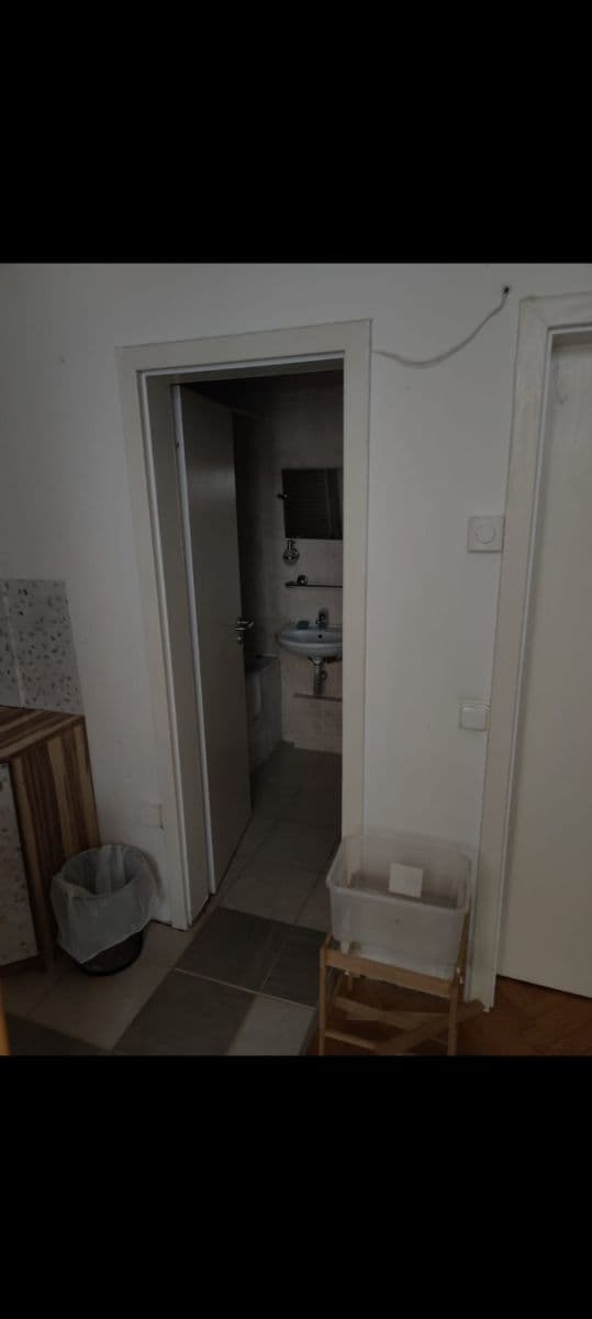 Prenájom bytu 1-izbový 14 m², Orebitská, Praha, Praha Prenájom bytu 1-izbový 14 m², Orebitská, Praha, Praha