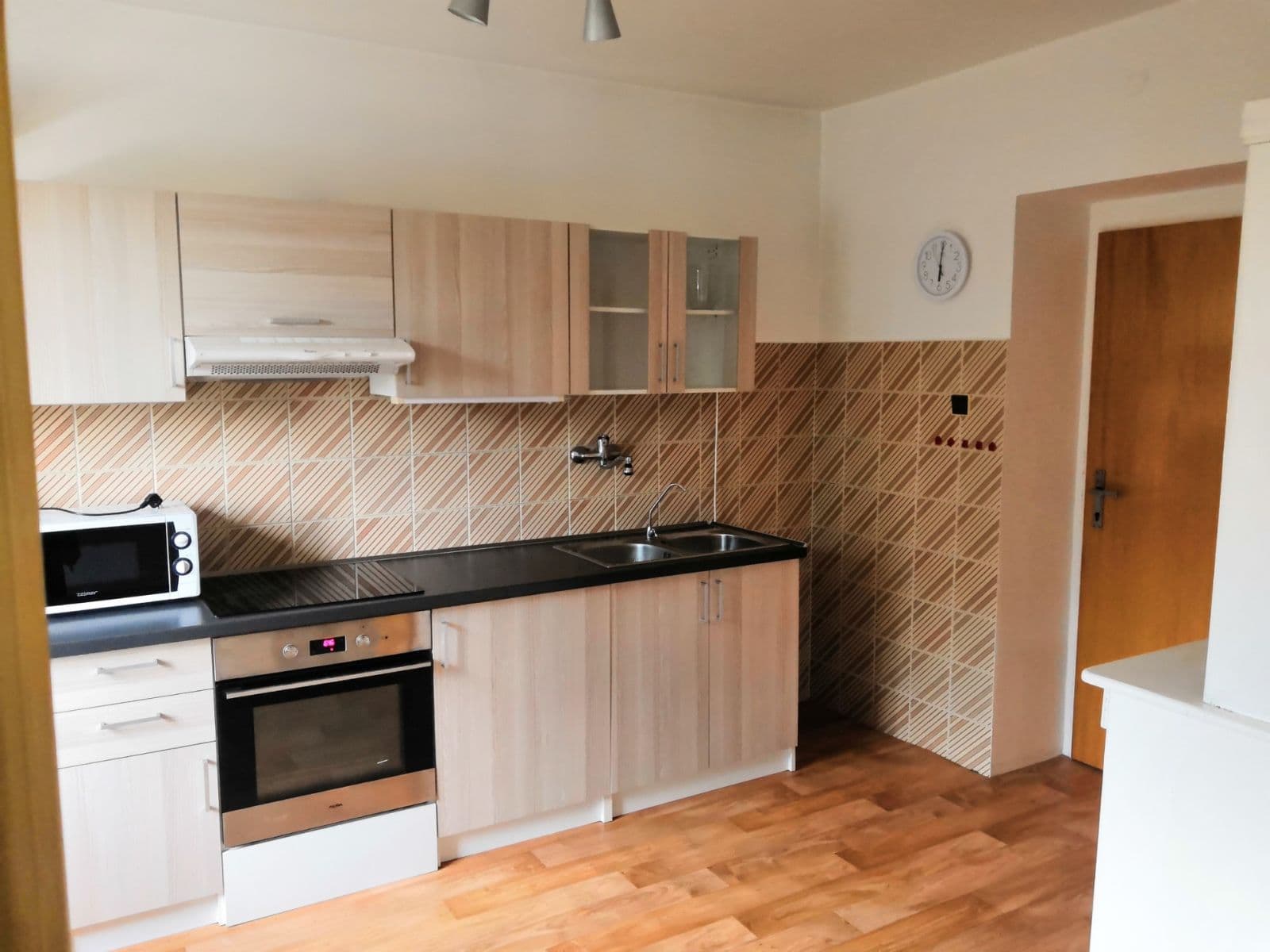Prenájom bytu 2-izbový 55 m², Pražská, Ruda, Středočeský kraj Prenájom bytu 2-izbový 55 m², Pražská, Ruda, Středočeský kraj