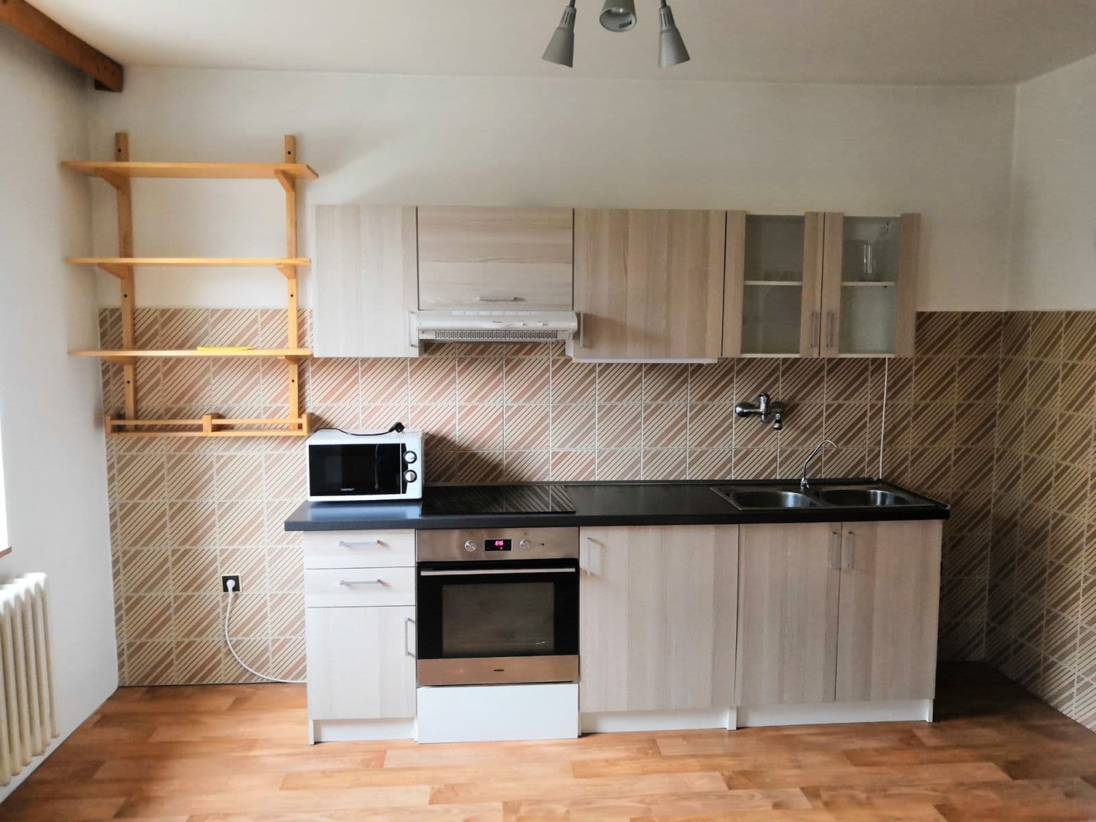 Prenájom bytu 2-izbový 55 m², Pražská, Ruda, Středočeský kraj Prenájom bytu 2-izbový 55 m², Pražská, Ruda, Středočeský kraj