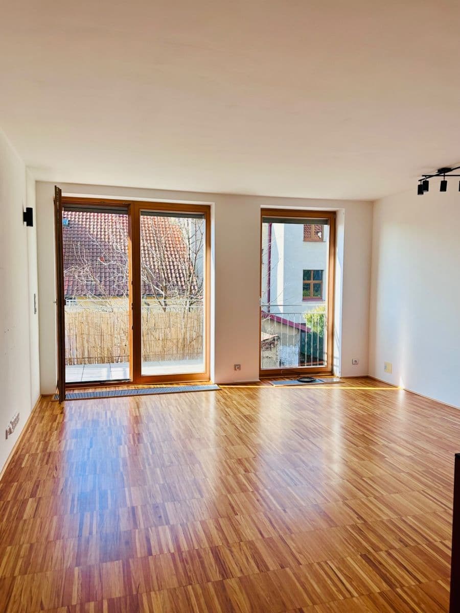 Prenájom bytu 3-izbový 77 m², Pod Hliništěm, Praha, Praha Prenájom bytu 3-izbový 77 m², Pod Hliništěm, Praha, Praha