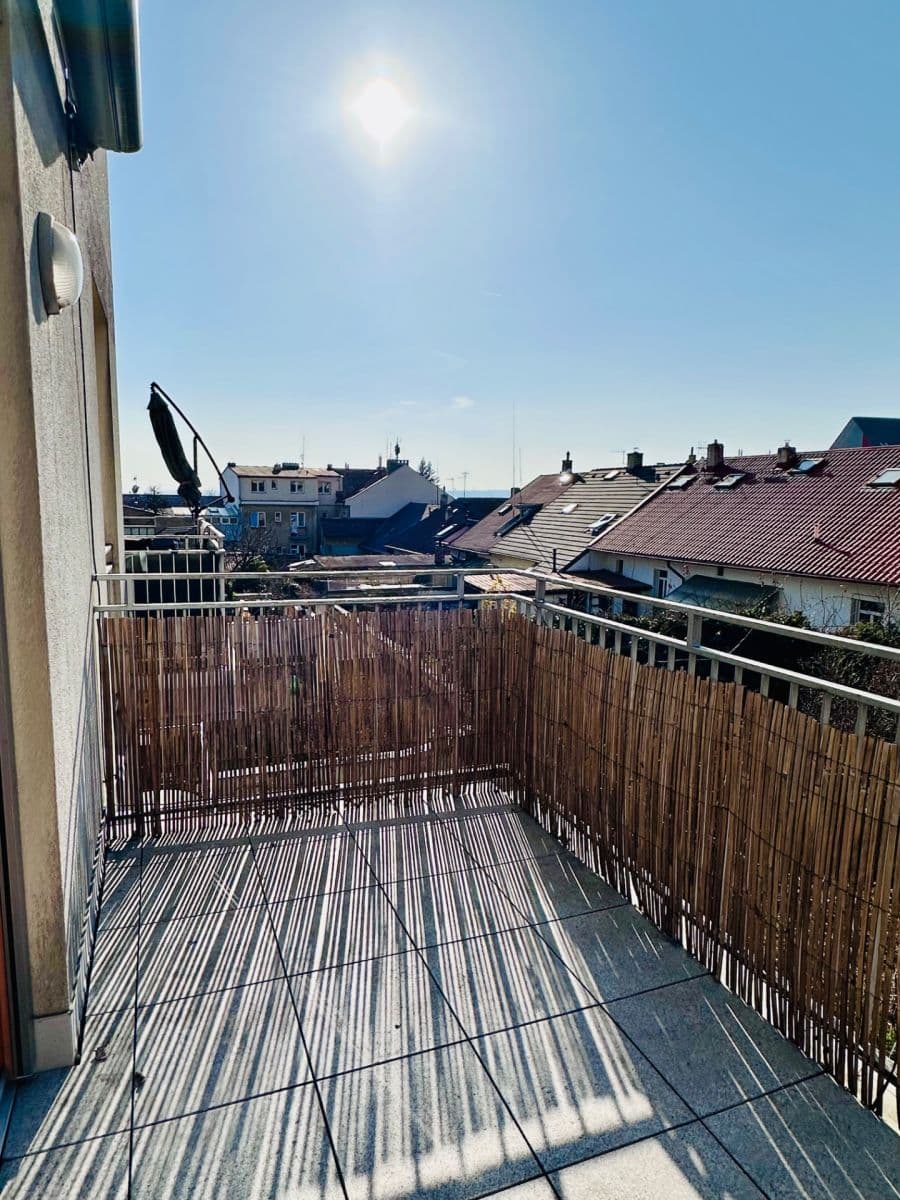 Prenájom bytu 3-izbový 77 m², Pod Hliništěm, Praha, Praha Prenájom bytu 3-izbový 77 m², Pod Hliništěm, Praha, Praha