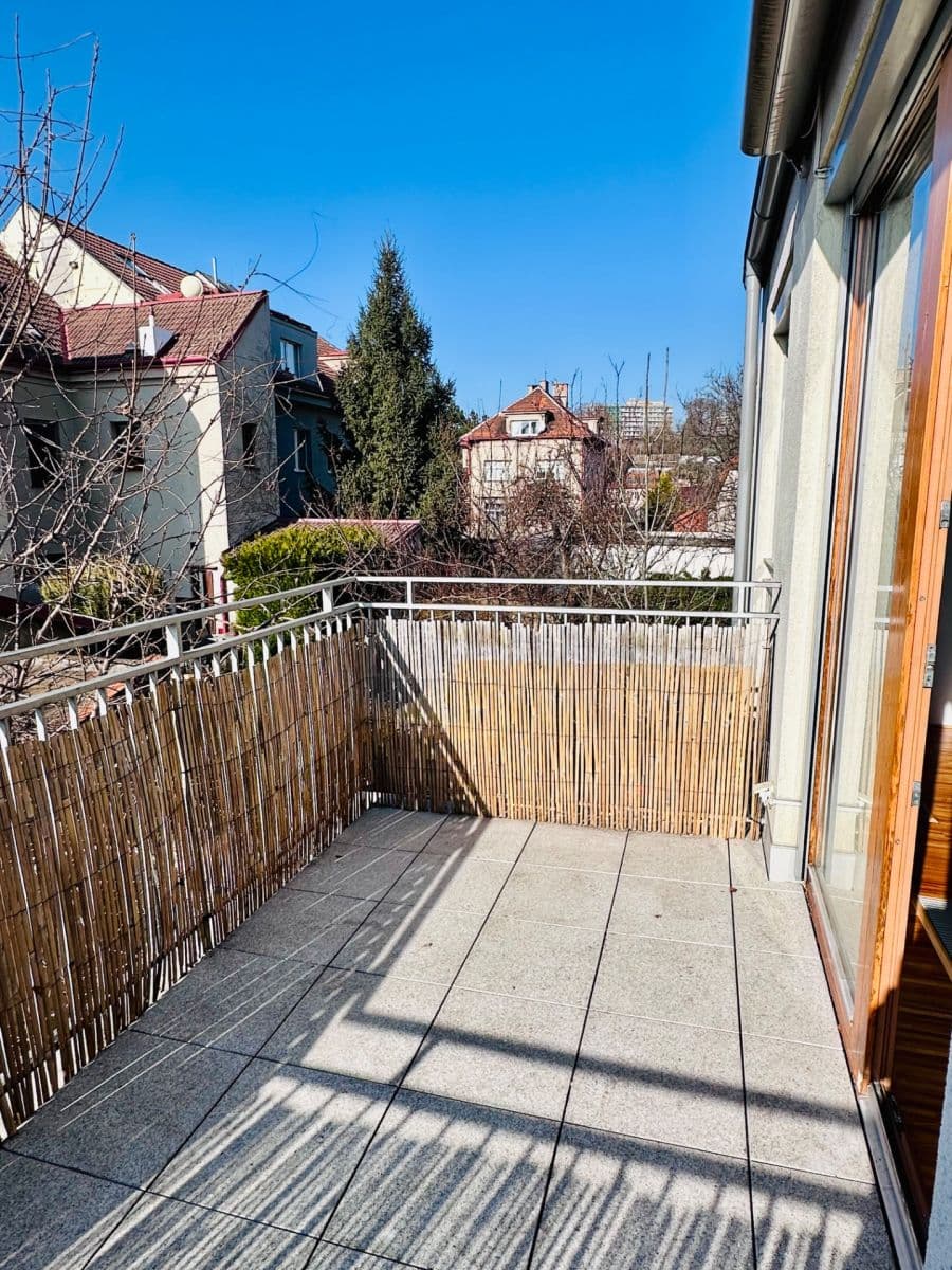 Prenájom bytu 3-izbový 77 m², Pod Hliništěm, Praha, Praha Prenájom bytu 3-izbový 77 m², Pod Hliništěm, Praha, Praha