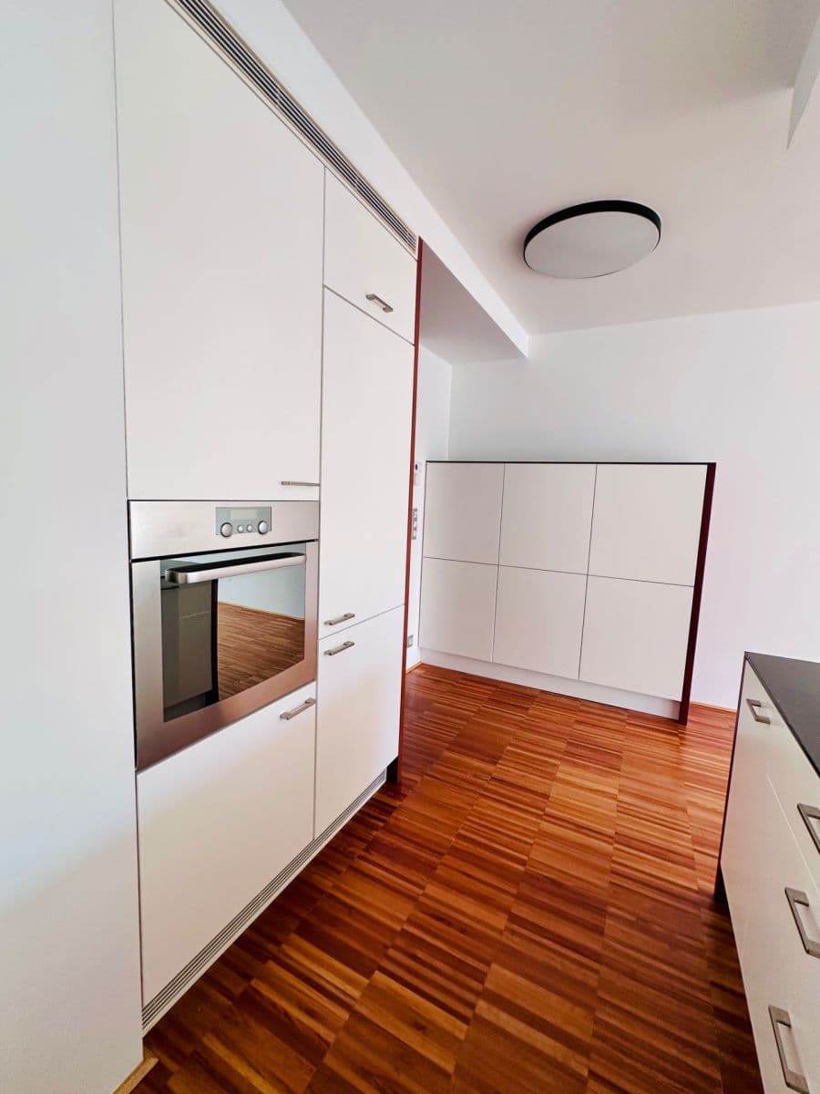 Prenájom bytu 3-izbový 77 m², Pod Hliništěm, Praha, Praha Prenájom bytu 3-izbový 77 m², Pod Hliništěm, Praha, Praha