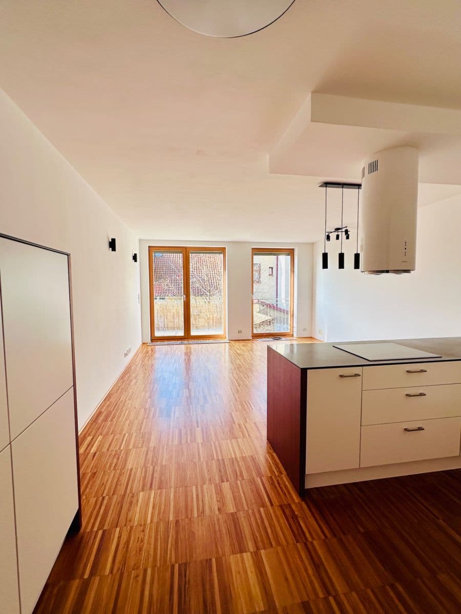 Prenájom bytu 3-izbový 77 m², Pod Hliništěm, Praha, Praha Prenájom bytu 3-izbový 77 m², Pod Hliništěm, Praha, Praha