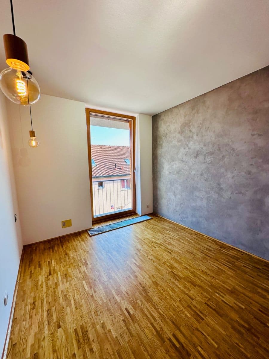 Prenájom bytu 3-izbový 77 m², Pod Hliništěm, Praha, Praha Prenájom bytu 3-izbový 77 m², Pod Hliništěm, Praha, Praha