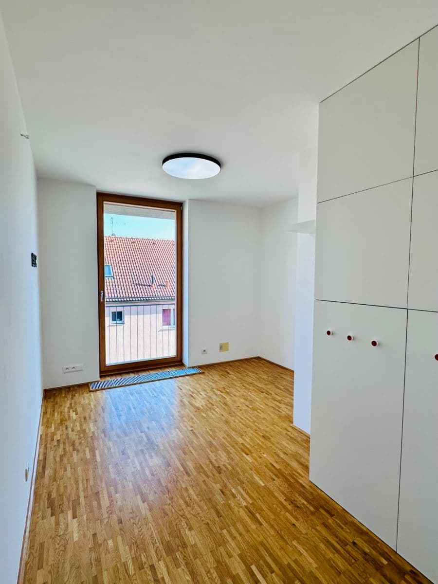 Prenájom bytu 3-izbový 77 m², Pod Hliništěm, Praha, Praha Prenájom bytu 3-izbový 77 m², Pod Hliništěm, Praha, Praha