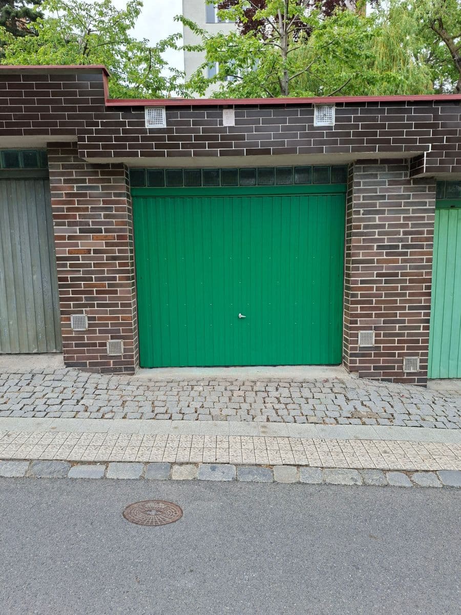 Prenájom garáže 23 m², Na Pláni, Praha, Praha Prenájom garáže 23 m², Na Pláni, Praha, Praha