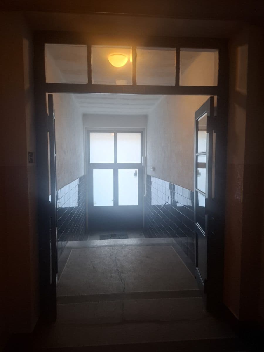 Prenájom bytu 3-izbový 79 m², Moulíkova, Praha, Praha Prenájom bytu 3-izbový 79 m², Moulíkova, Praha, Praha