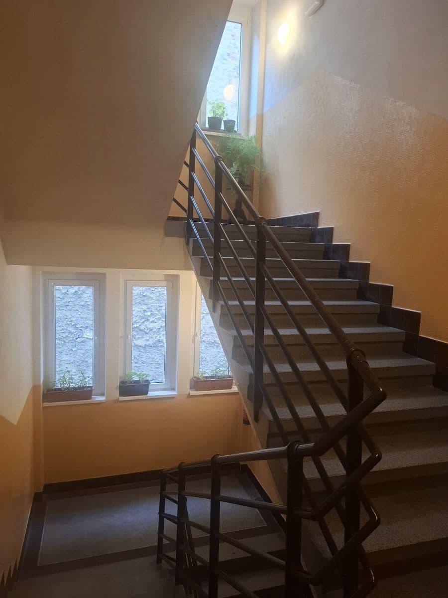 Prenájom bytu 3-izbový 79 m², Moulíkova, Praha, Praha Prenájom bytu 3-izbový 79 m², Moulíkova, Praha, Praha