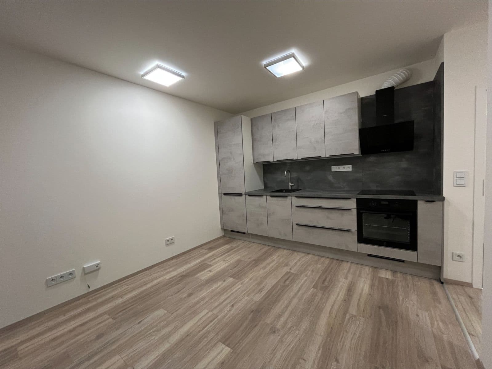 Prenájom bytu 1-izbový 31 m², Fabiánové, Praha, Praha Prenájom bytu 1-izbový 31 m², Fabiánové, Praha, Praha