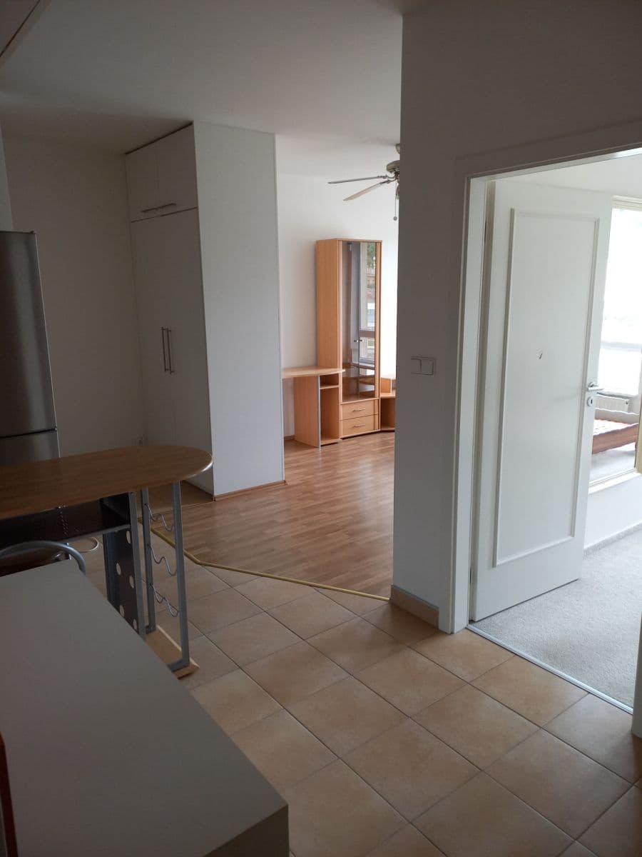 Prenájom bytu 2-izbový 45 m², Pešlova, Praha, Praha Prenájom bytu 2-izbový 45 m², Pešlova, Praha, Praha