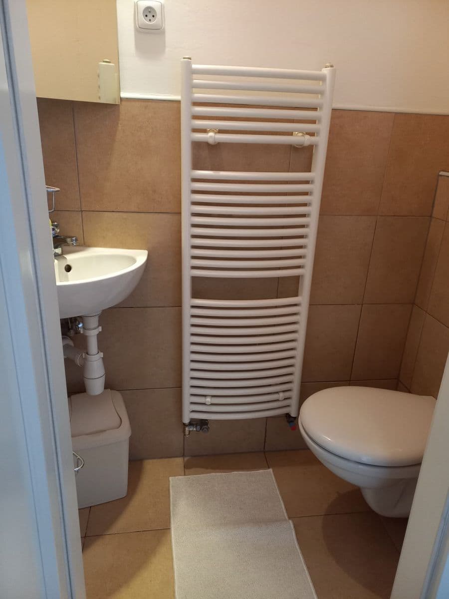 Prenájom bytu 2-izbový 45 m², Pešlova, Praha, Praha Prenájom bytu 2-izbový 45 m², Pešlova, Praha, Praha