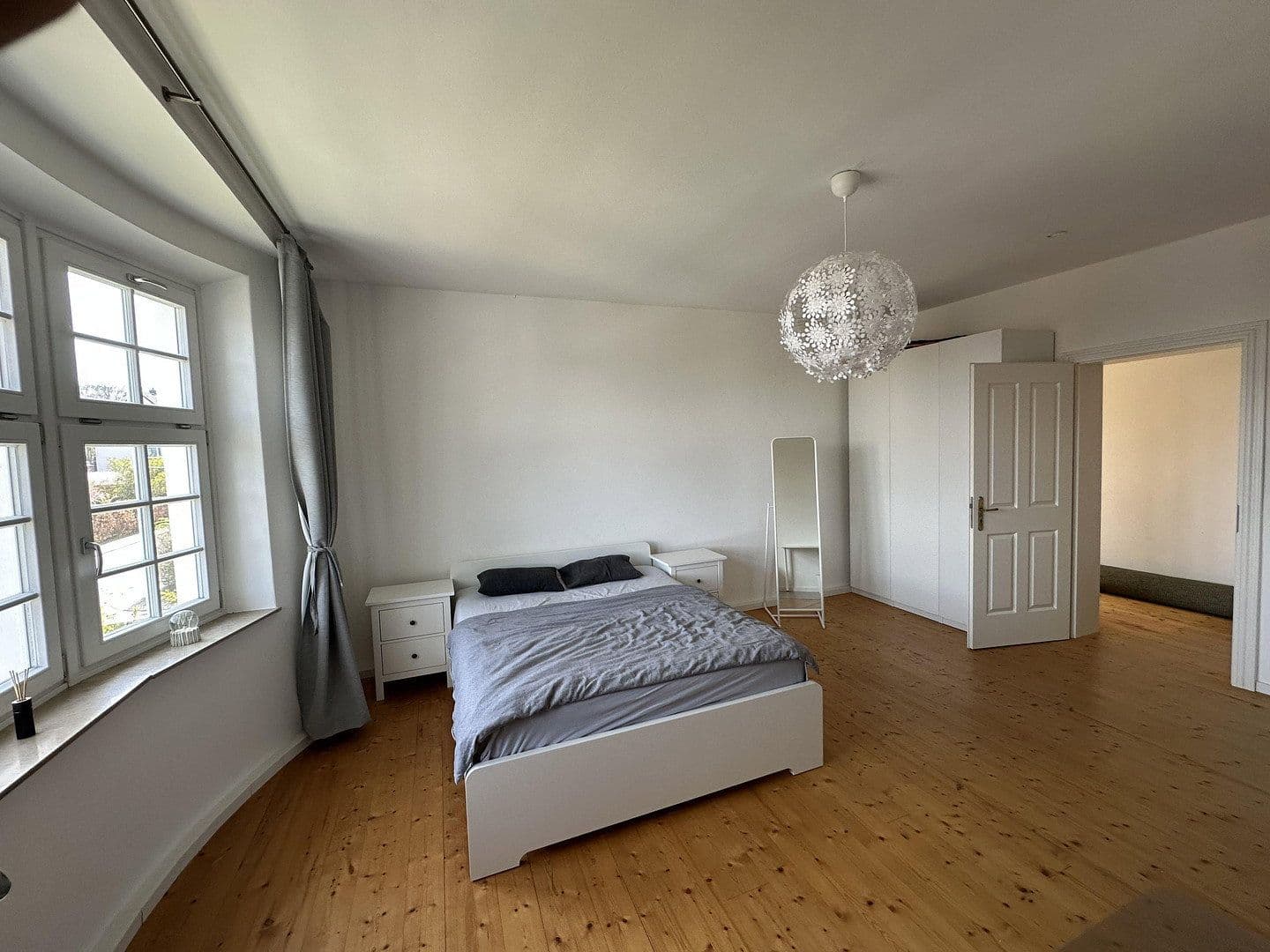 Prenájom bytu 4-izbový 150 m², Kassel, Hesensko Prenájom bytu 4-izbový 150 m², Kassel, Hesensko